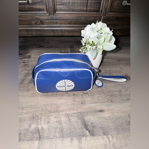 NWOT RETRO STYLE PAN AM COSMETIC WASH BAG - Picture 3 of 11